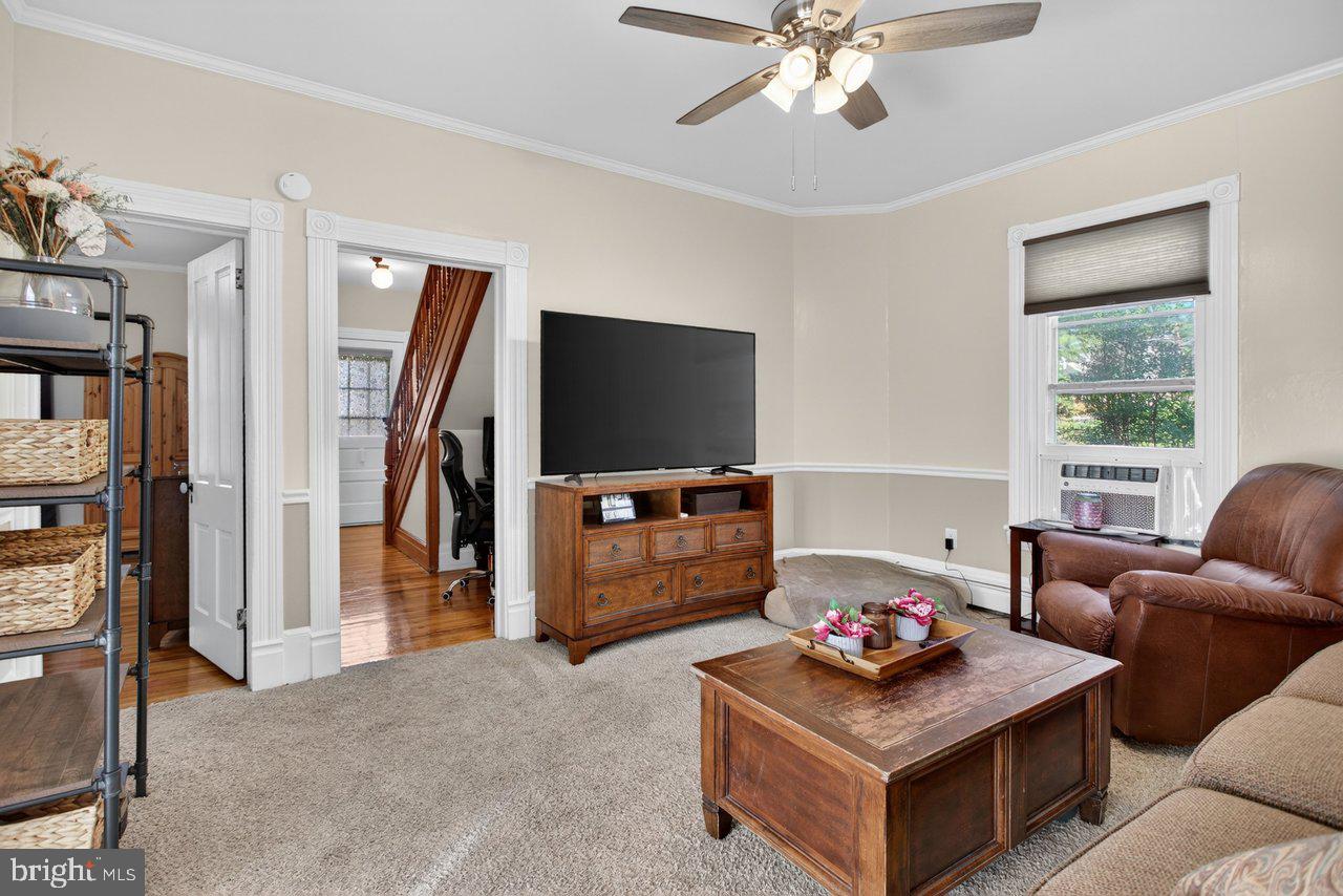 420 W Spring St Property Photo 13