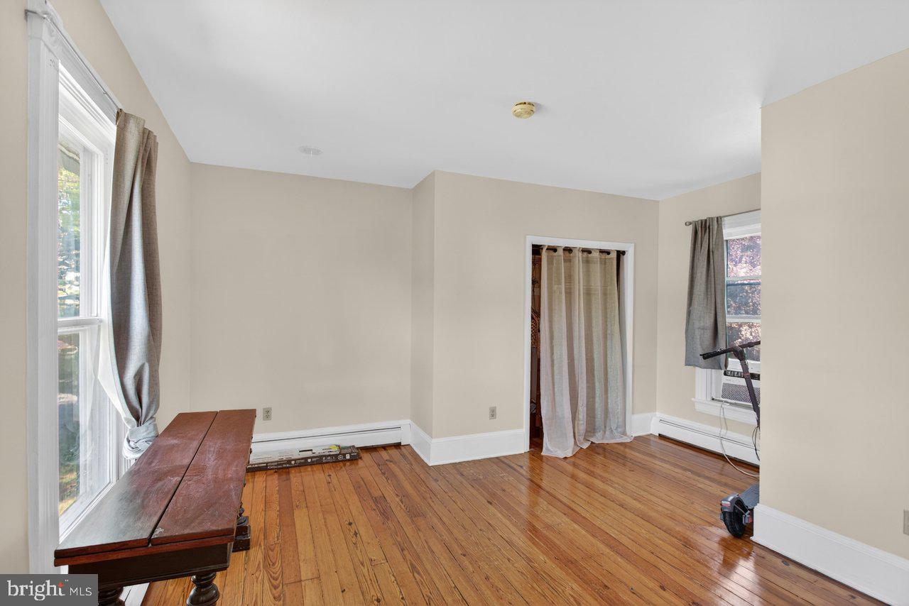 420 W Spring St Property Photo 33