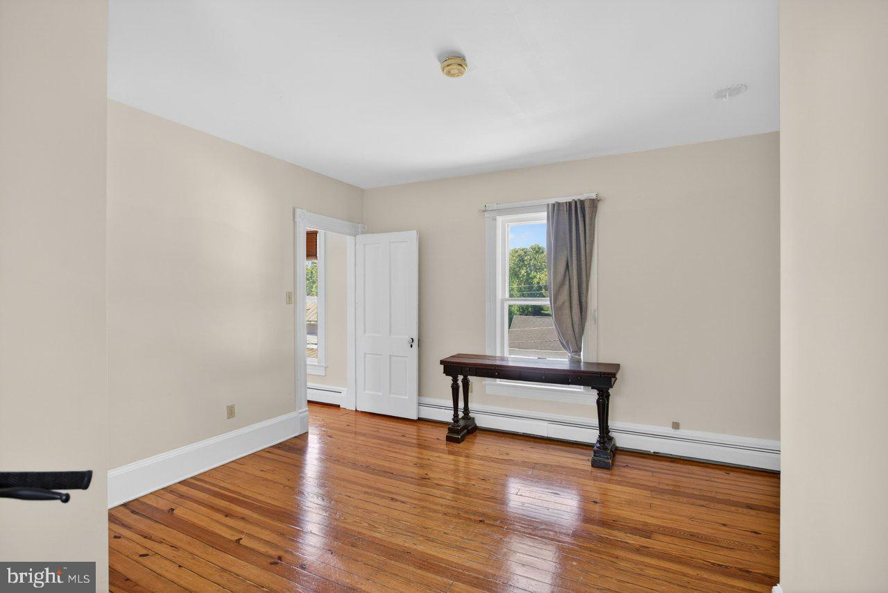 420 W Spring St Property Photo 34