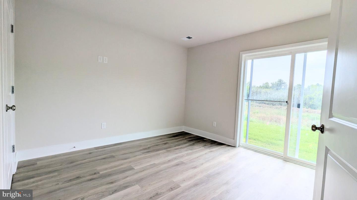 450 Sophie St Property Photo 35