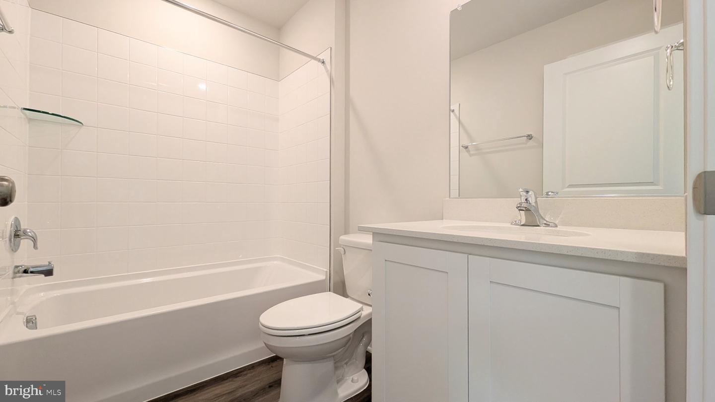 450 Sophie St Property Photo 36