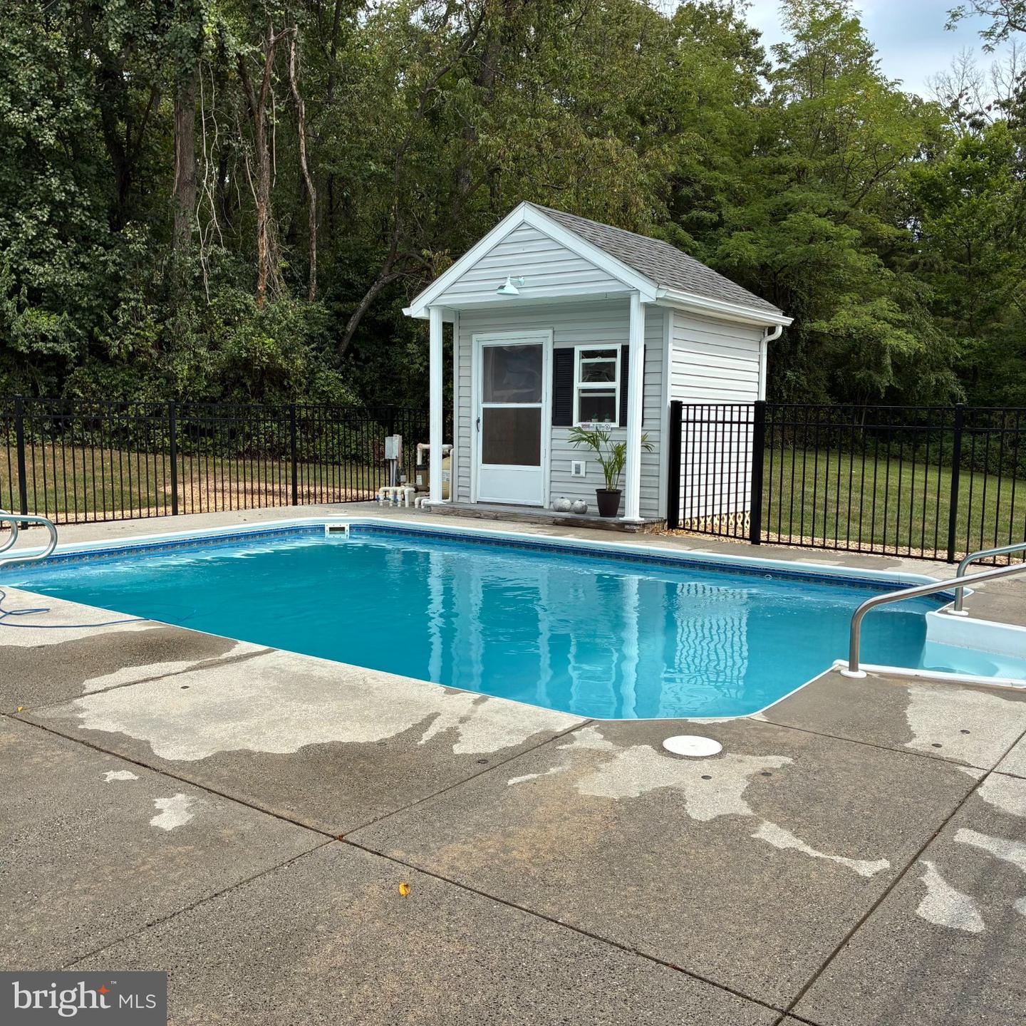 908 Jonathan St Property Photo 11