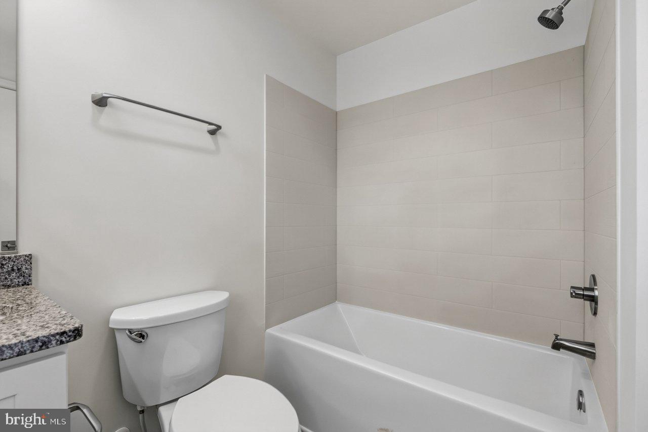 965 Woodstock Commons Drive #106a Property Photo 20