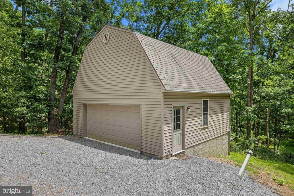 88 Pin Oak Property Photo 9