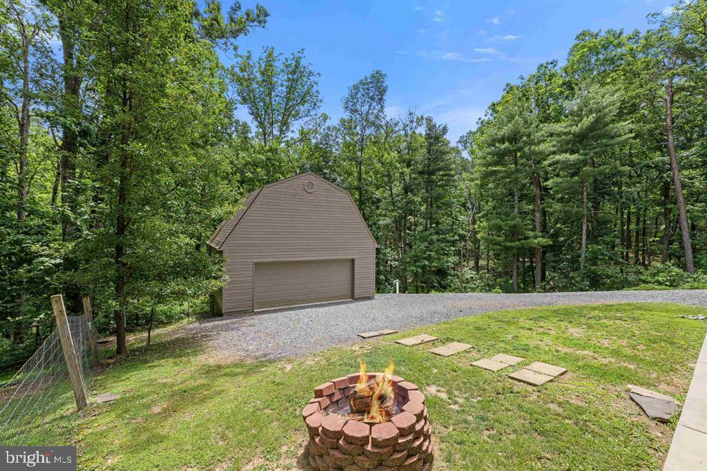 88 Pin Oak Property Photo 10
