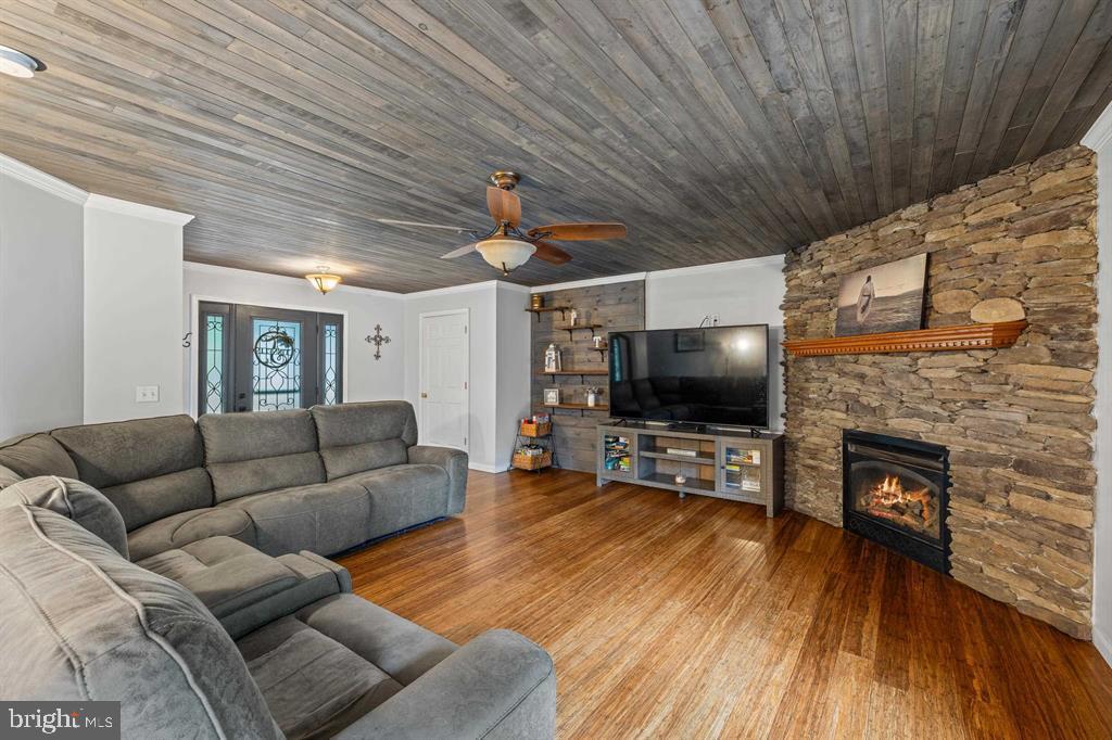 88 Pin Oak Property Photo 23