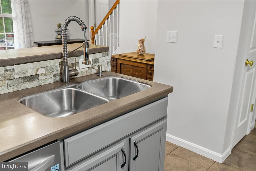 88 Pin Oak Property Photo 32