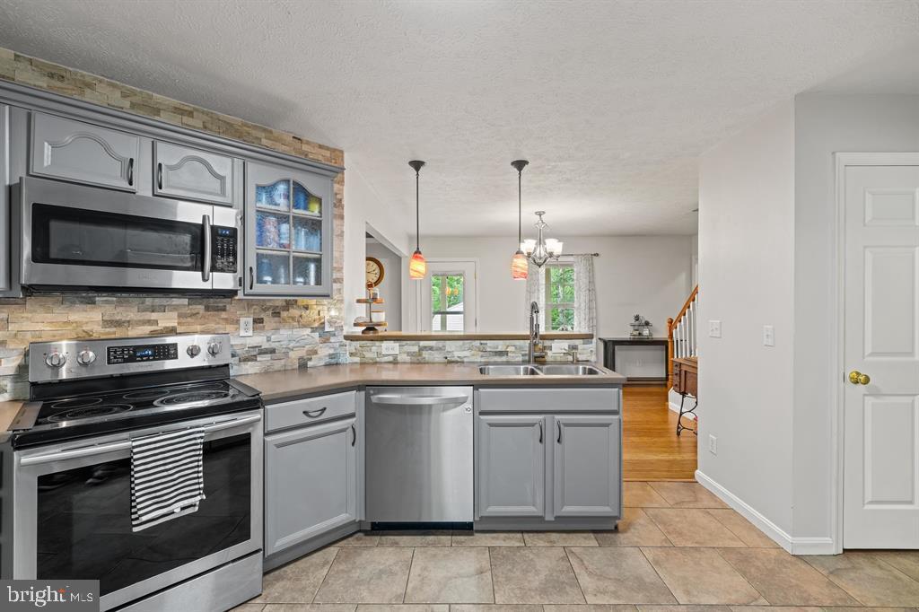 88 Pin Oak Property Photo 34