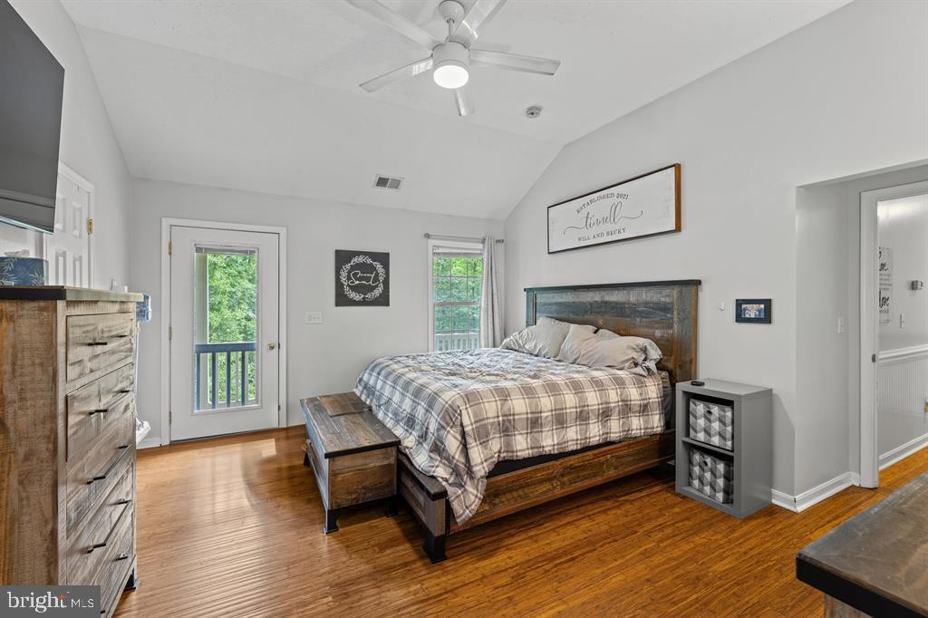 88 Pin Oak Property Photo 38