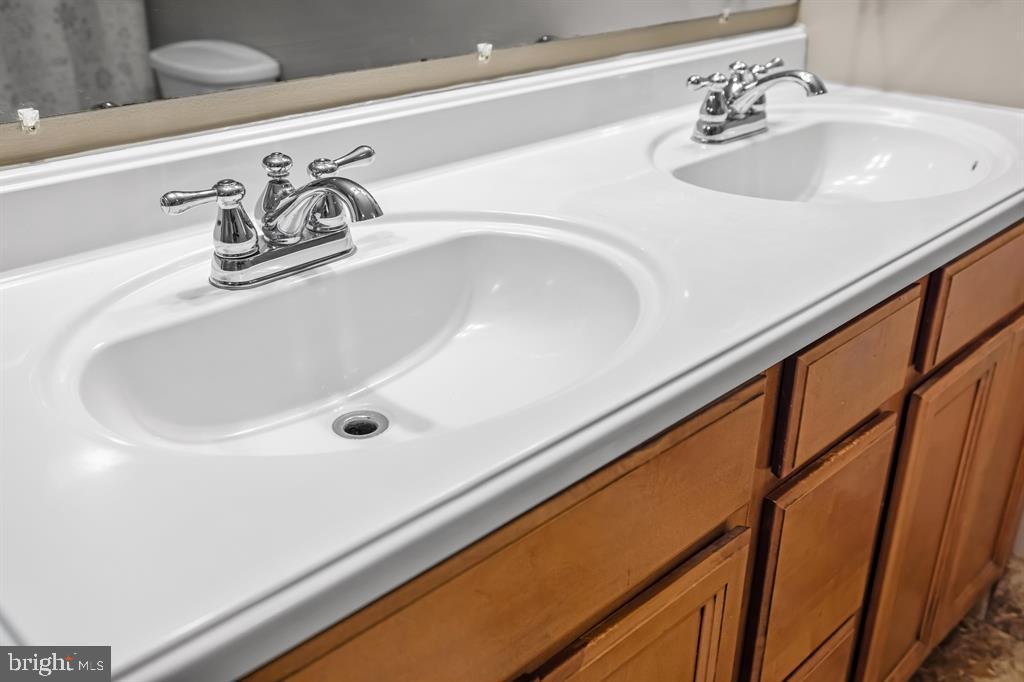 88 Pin Oak Property Photo 43