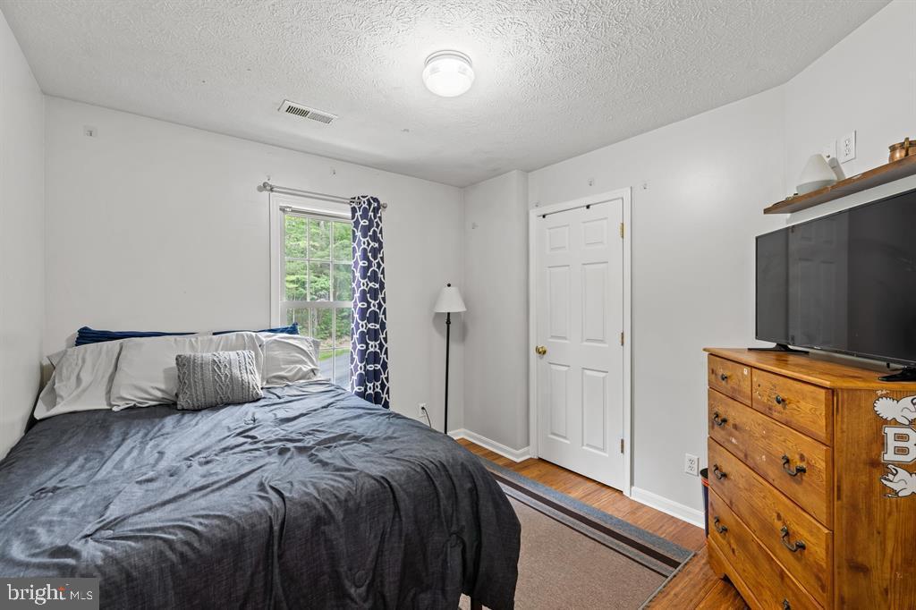 88 Pin Oak Property Photo 53