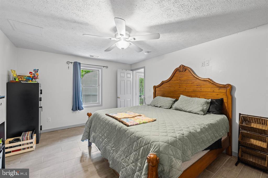 88 Pin Oak Property Photo 60