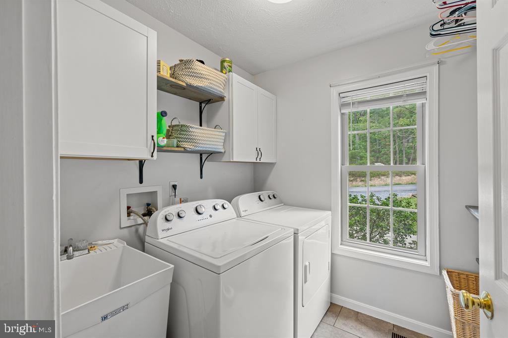 88 Pin Oak Property Photo 64