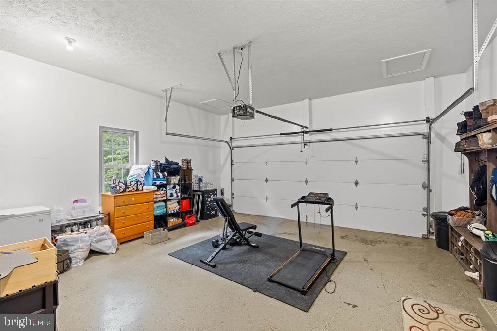 88 Pin Oak Property Photo 65