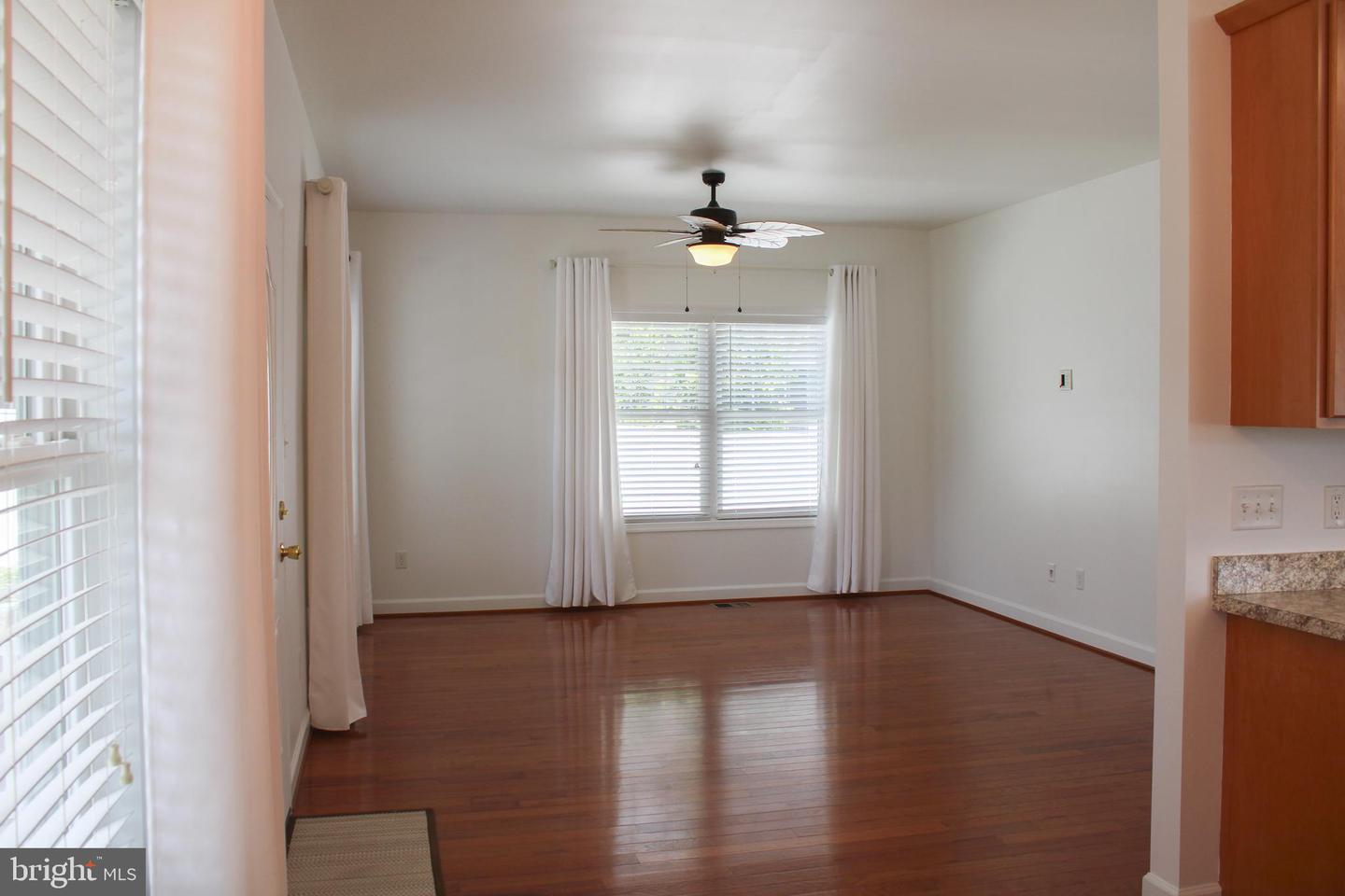 335 S Commerce St Property Photo 5