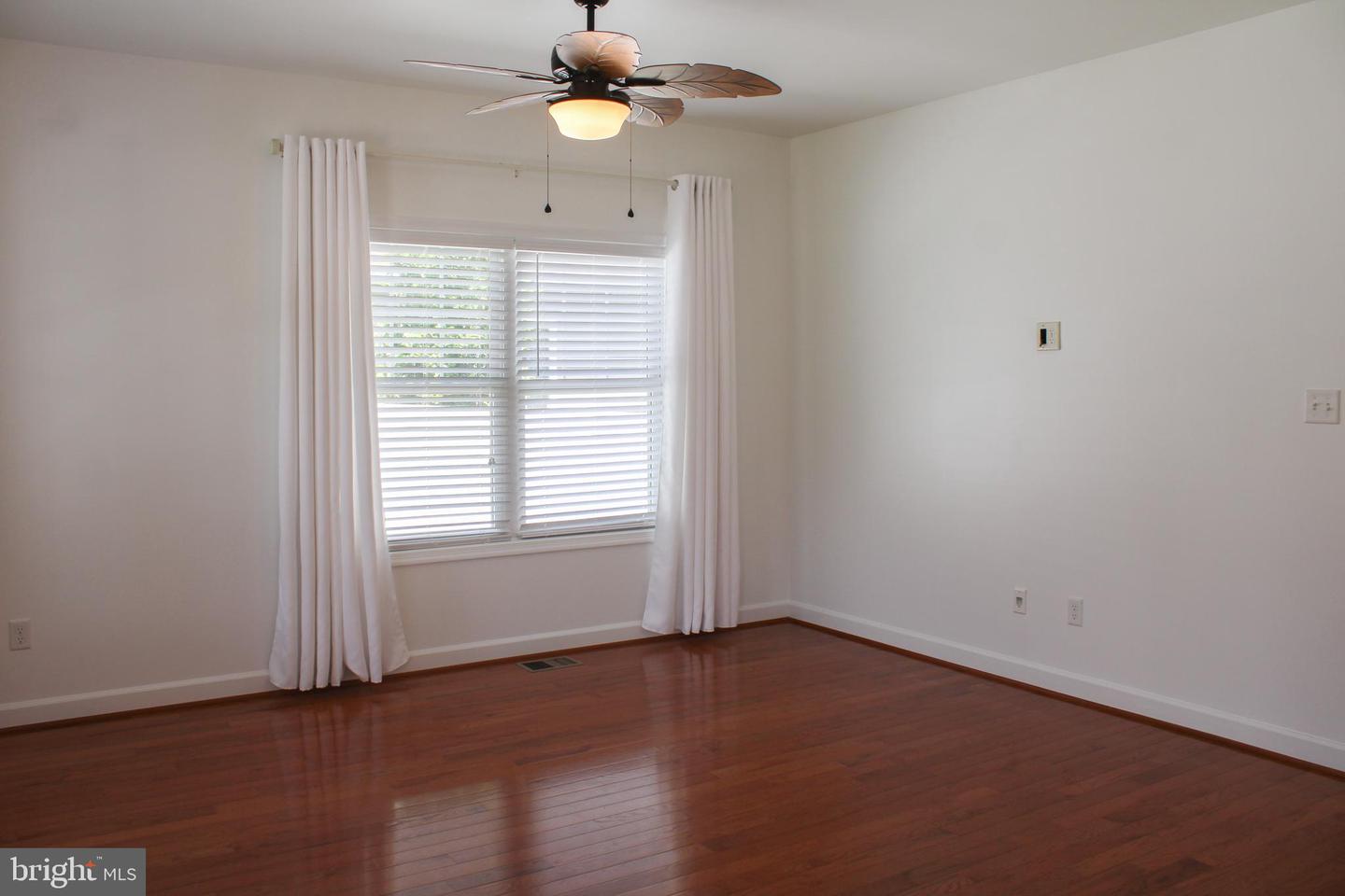 335 S Commerce St Property Photo 6