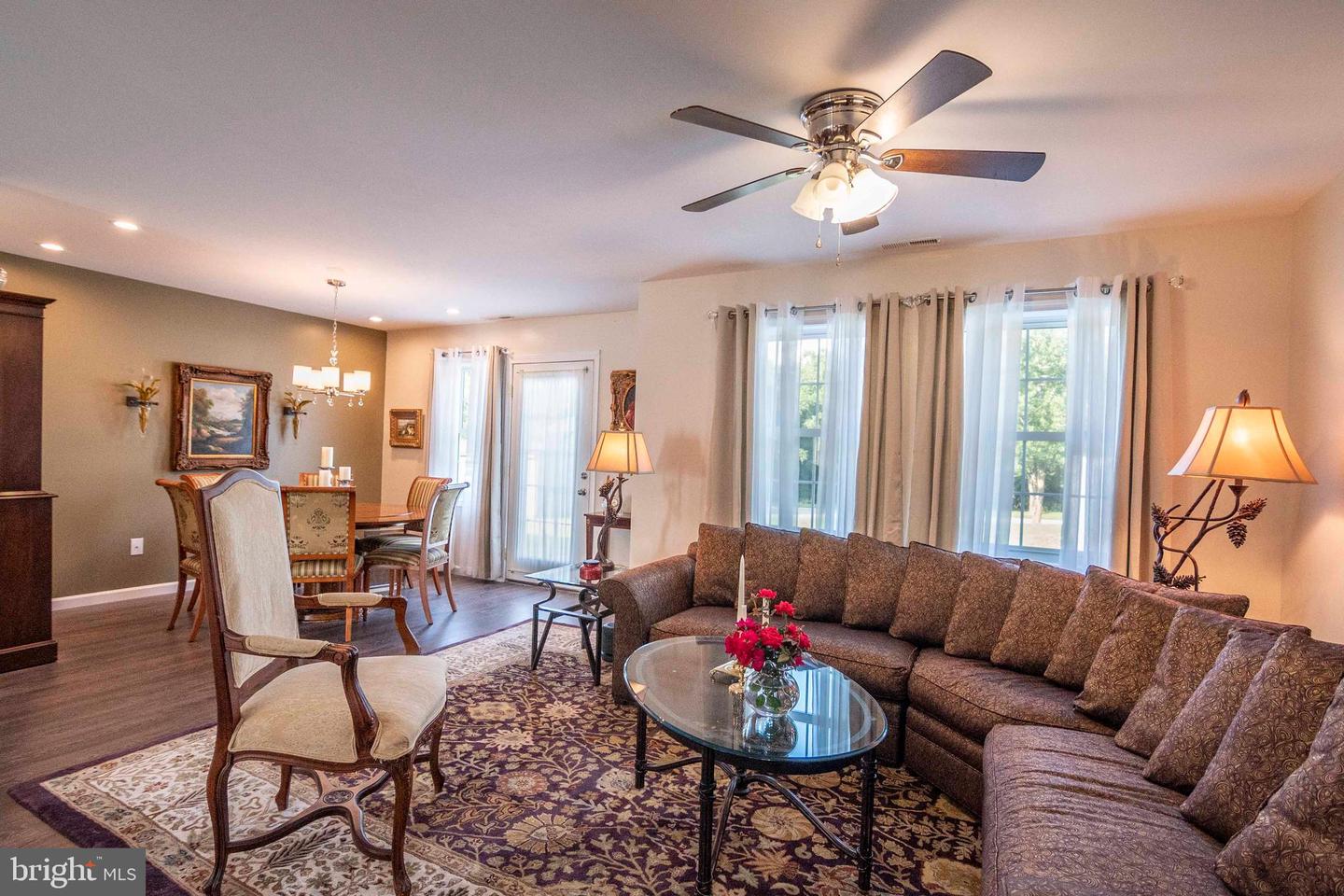246 Parkside Ct Property Photo 4