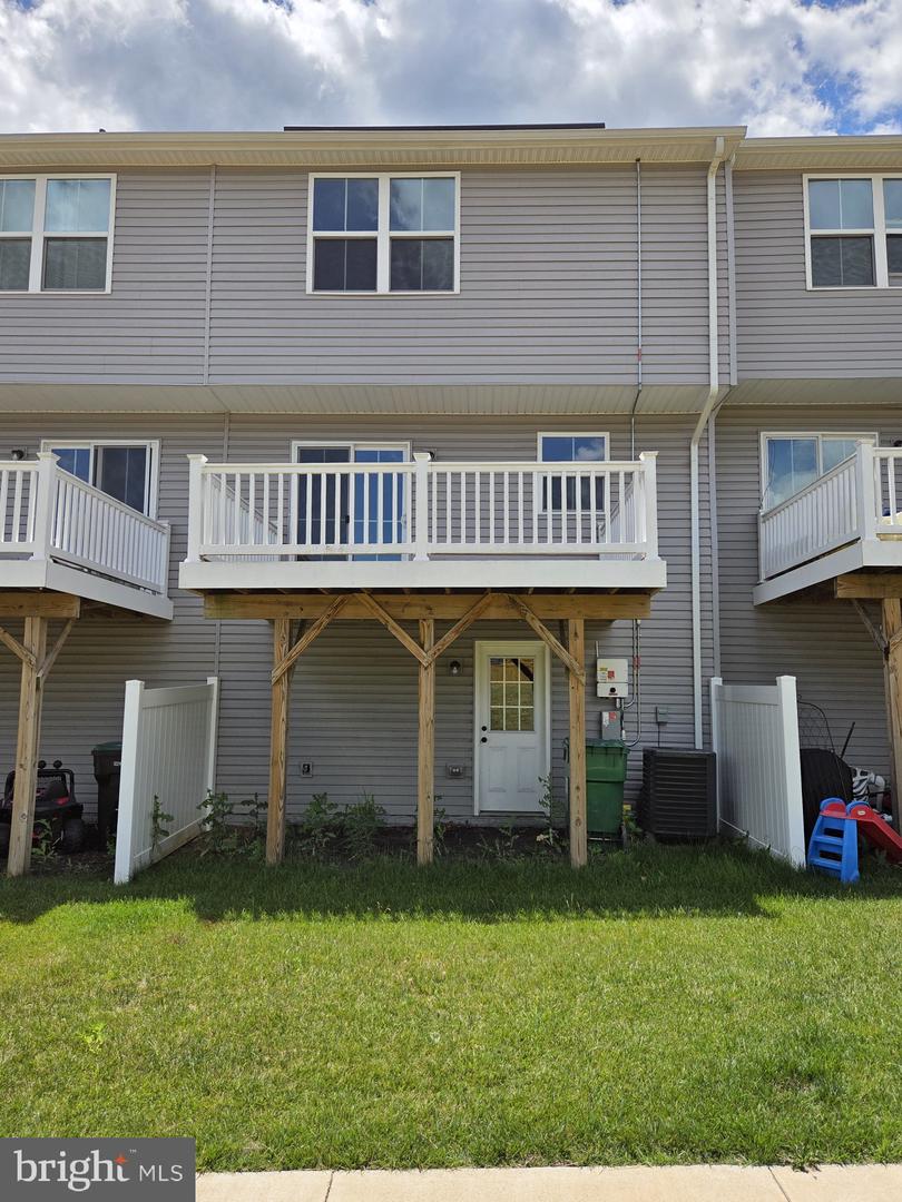 102 Spring Pl Property Photo 23