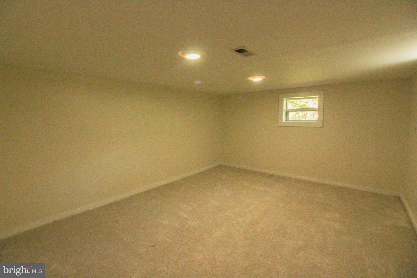 11 Hickory Ln Property Photo 55