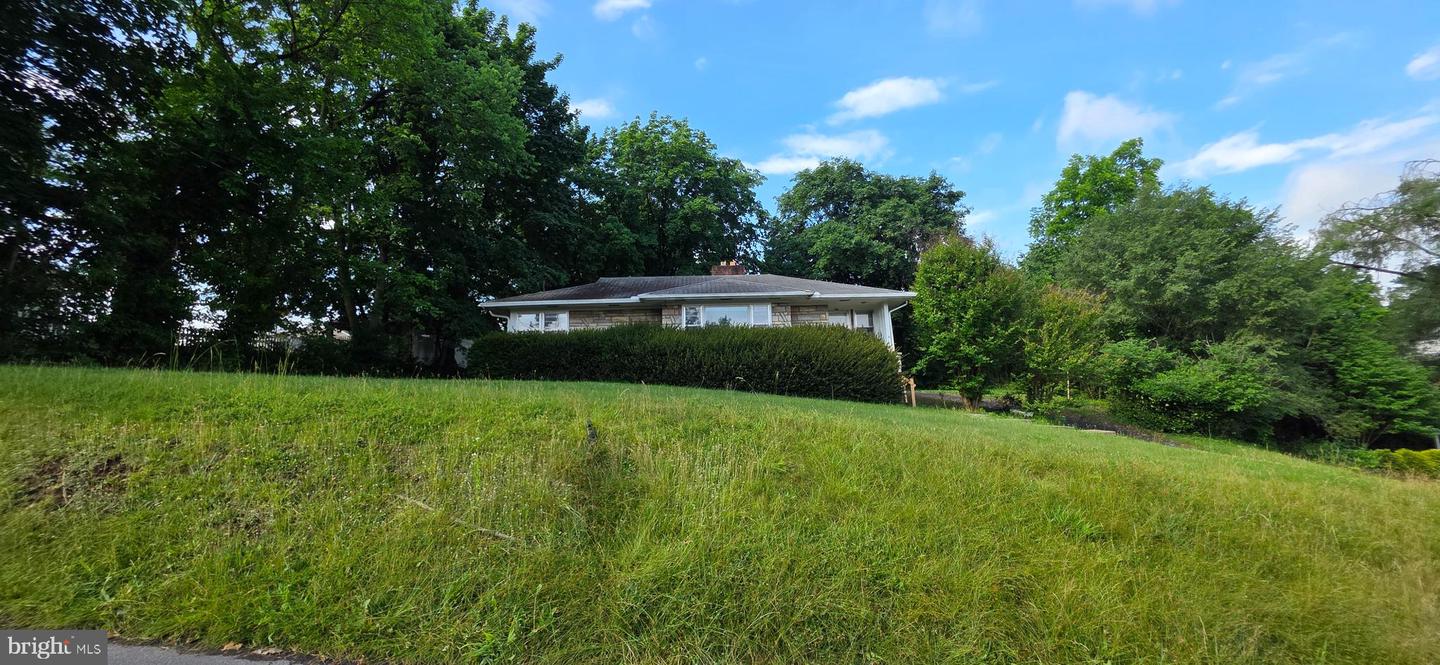 104 E SOUTH ST Property Photo 1