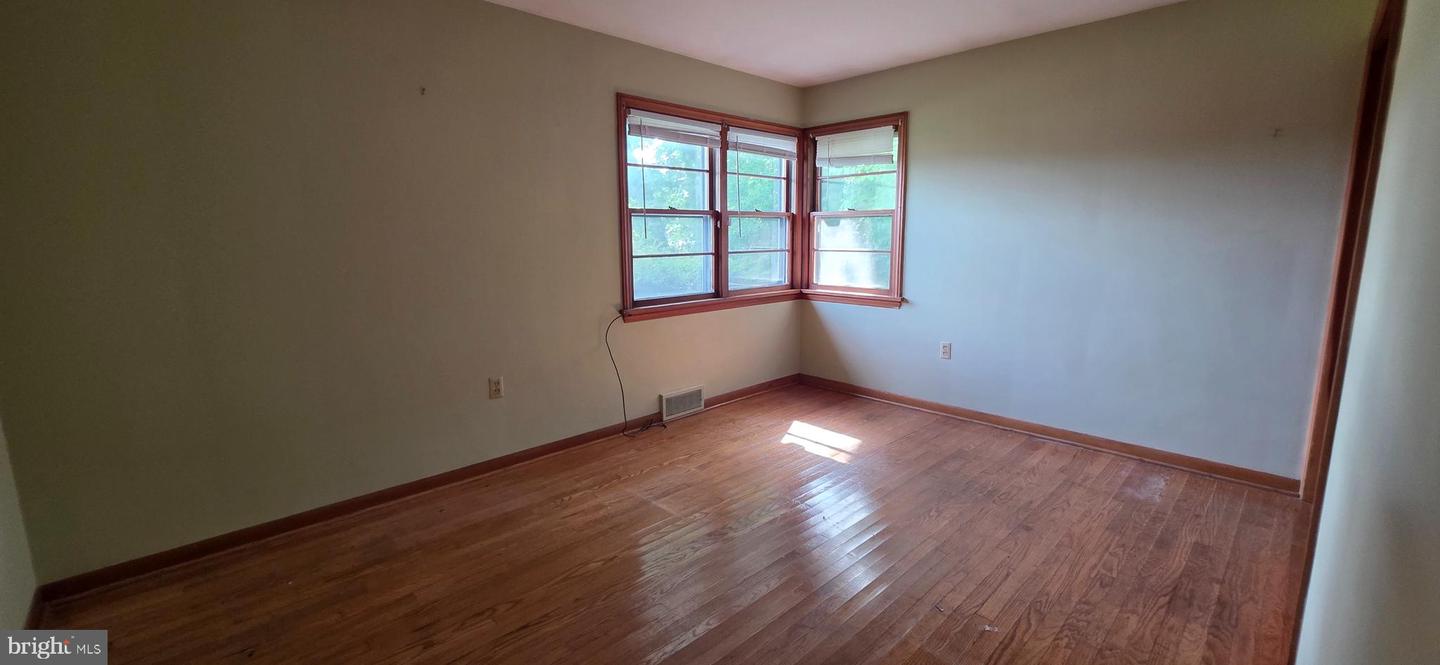 104 E South St Property Photo 15
