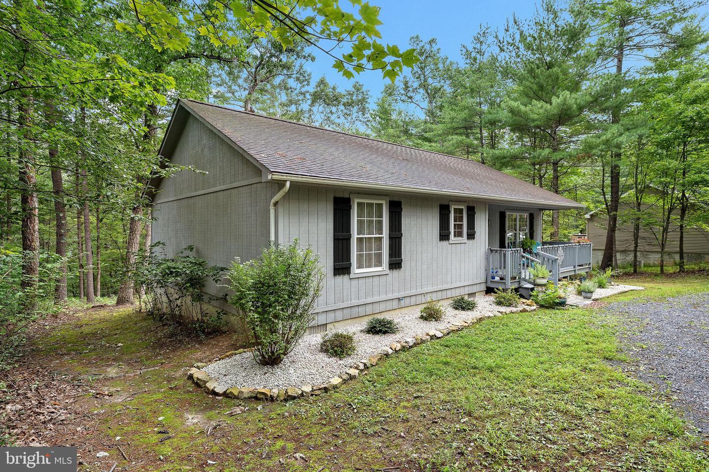 567 Basswood Ln Property Photo 2