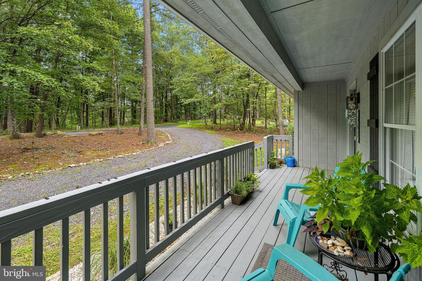 567 Basswood Ln Property Photo 4