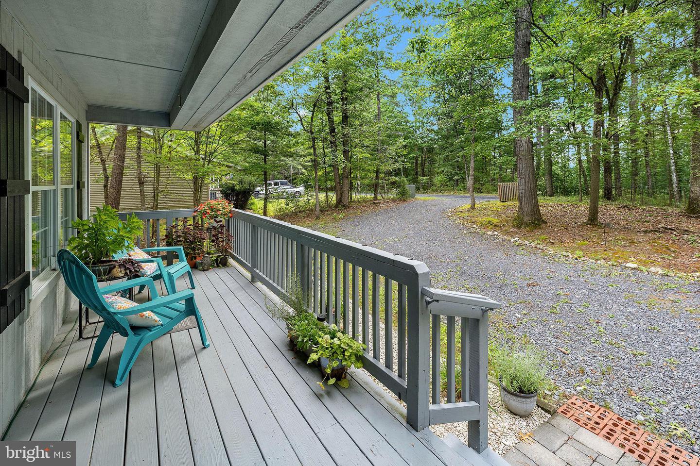 567 Basswood Ln Property Photo 5