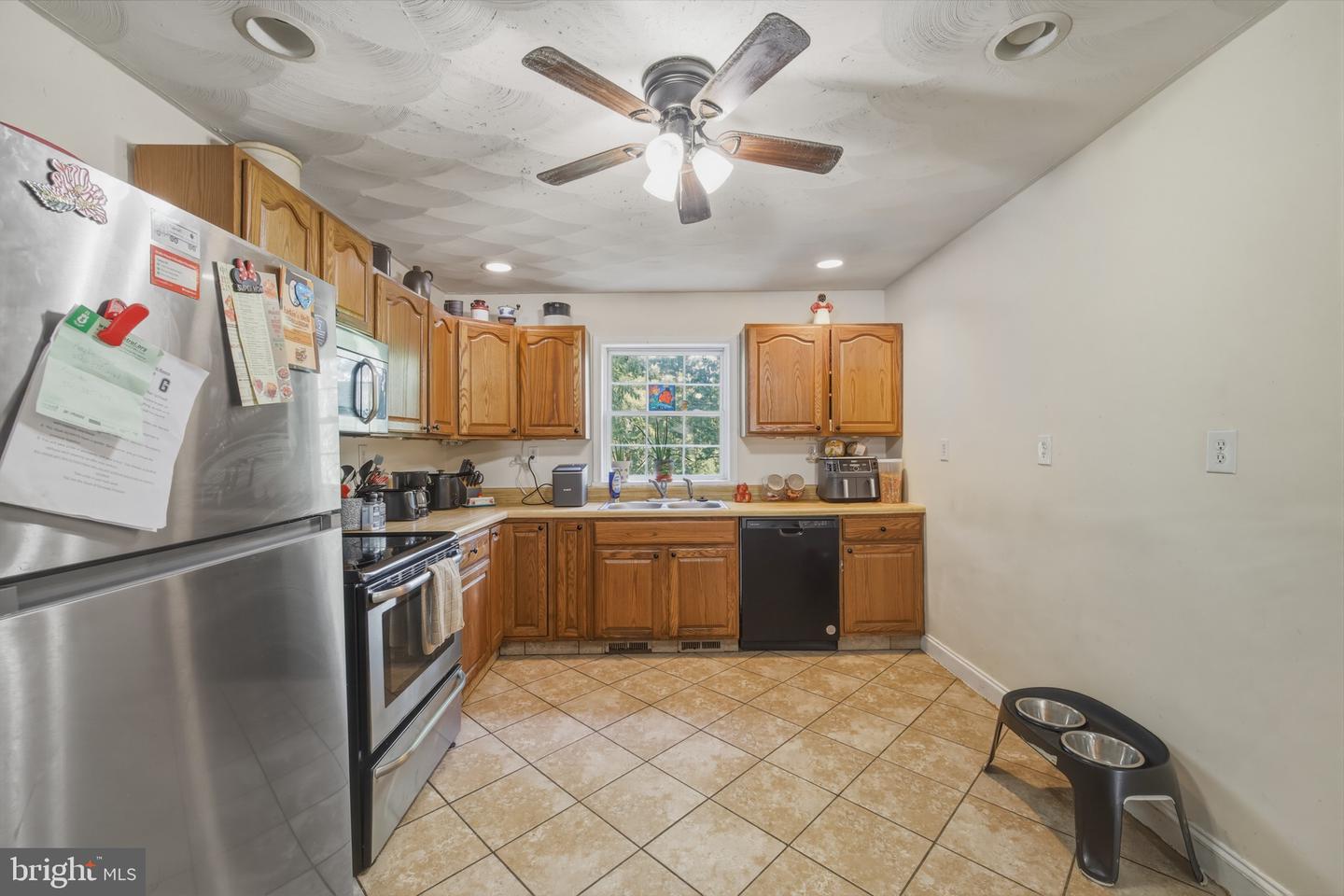 272 Willow Ln Property Photo 8