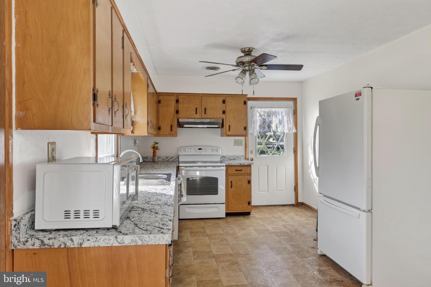 1638 Hahns Ln Property Photo 18