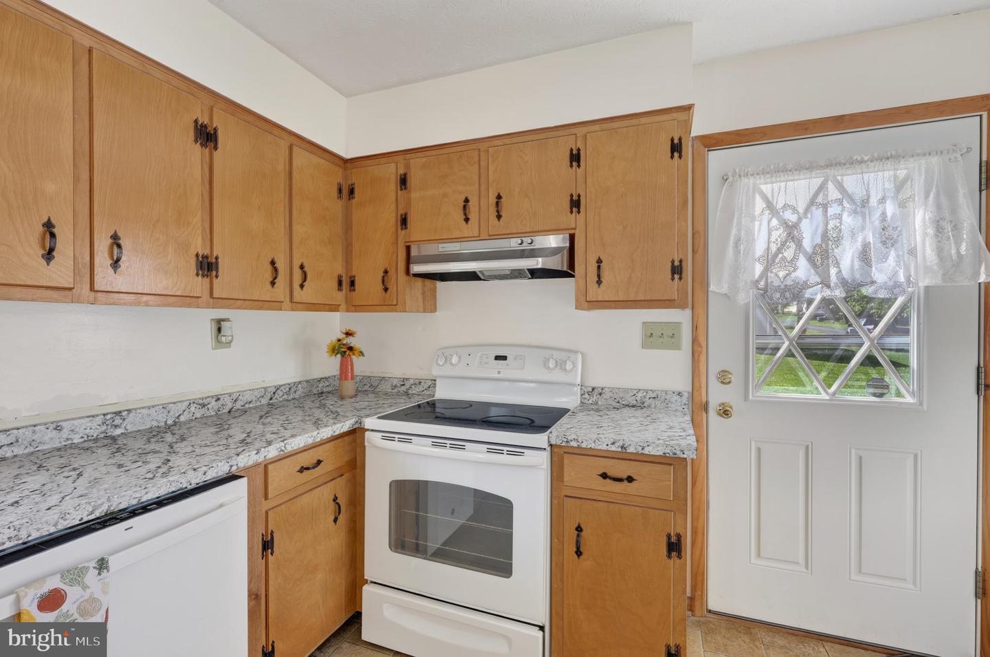 1638 Hahns Ln Property Photo 19