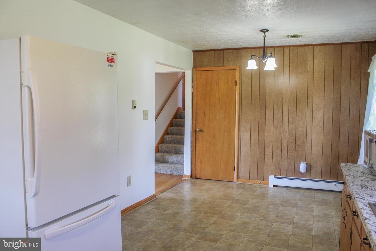 1638 Hahns Ln Property Photo 21