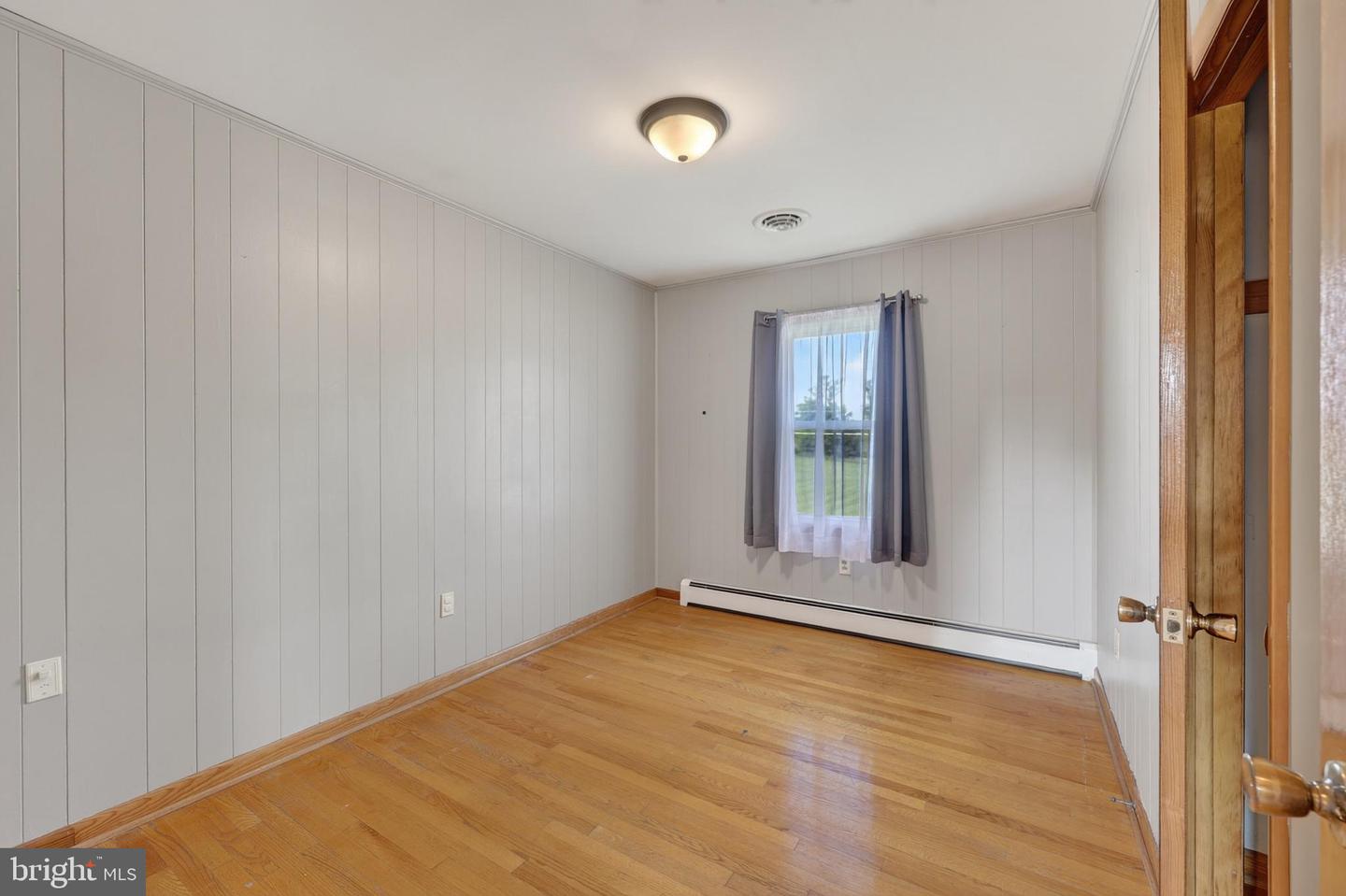 1638 Hahns Ln Property Photo 22