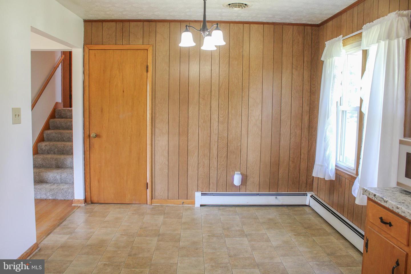 1638 Hahns Ln Property Photo 33