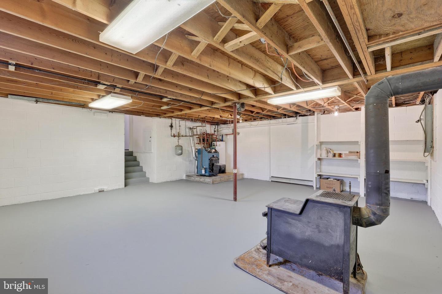 1638 Hahns Ln Property Photo 42