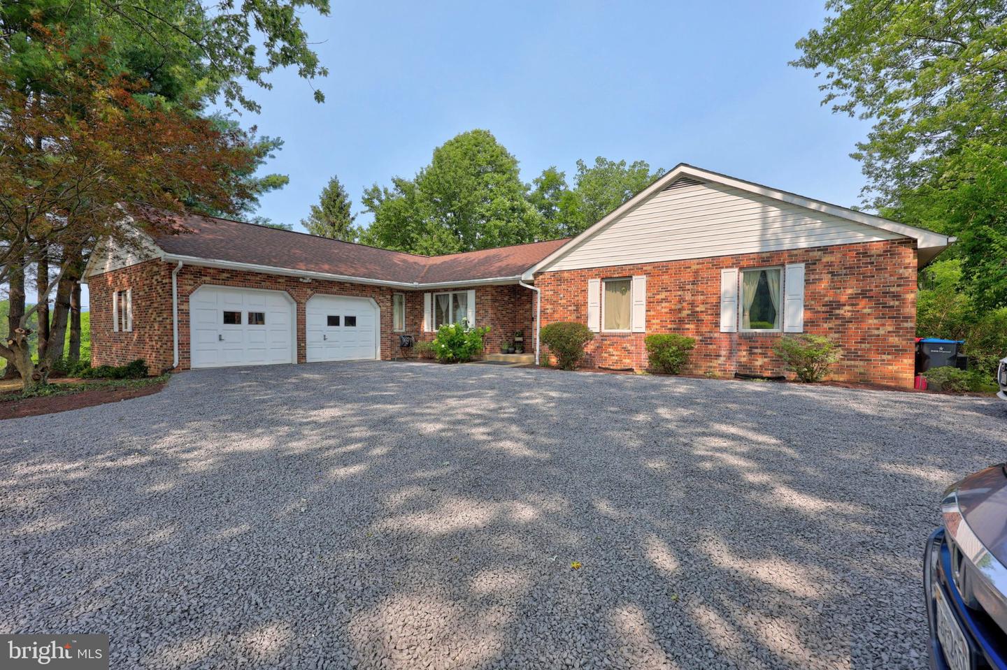 131 Spring Hollow Rd Property Photo 1