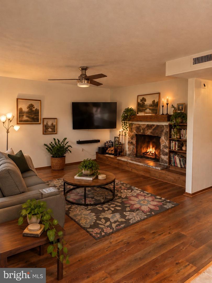 274 The Hill Rd #13-a Property Photo 1
