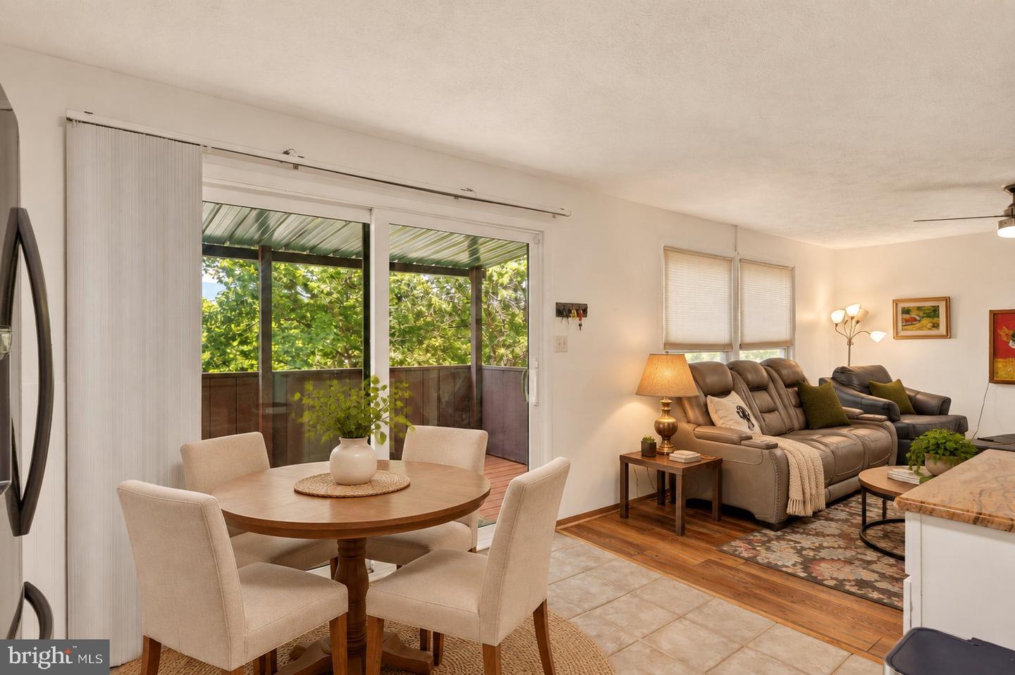274 The Hill Rd #13-a Property Photo 5