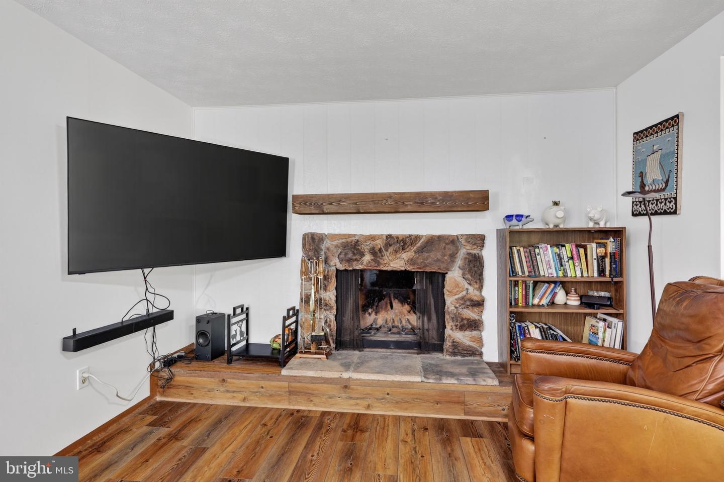 274 The Hill Rd #13-a Property Photo 8