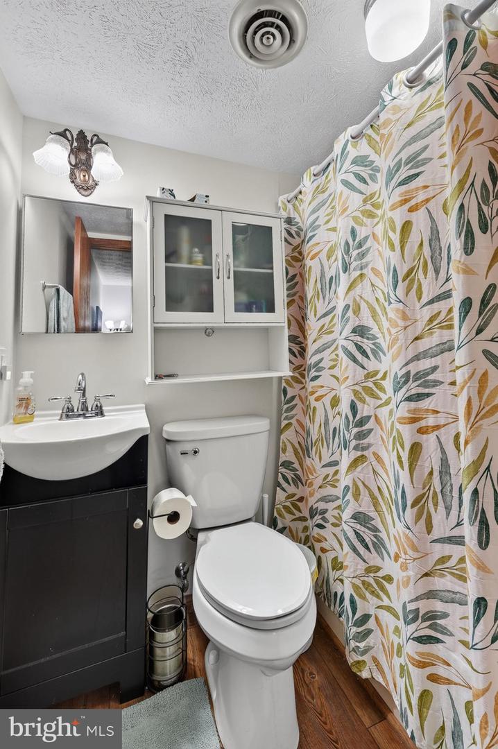 274 The Hill Rd #13-a Property Photo 12