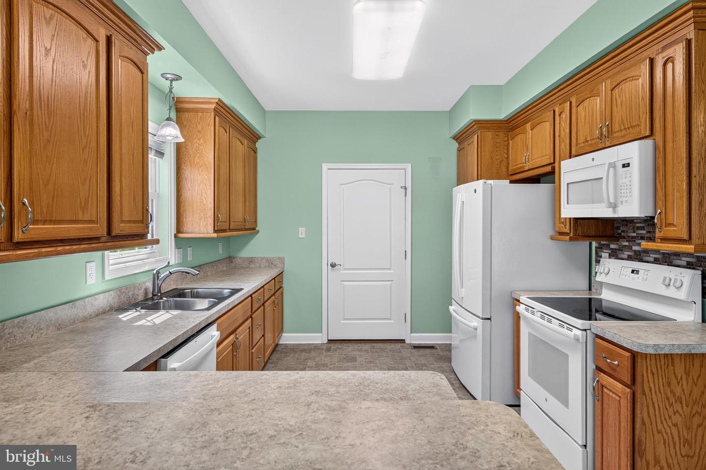 204 Grafton Ct Property Photo 4