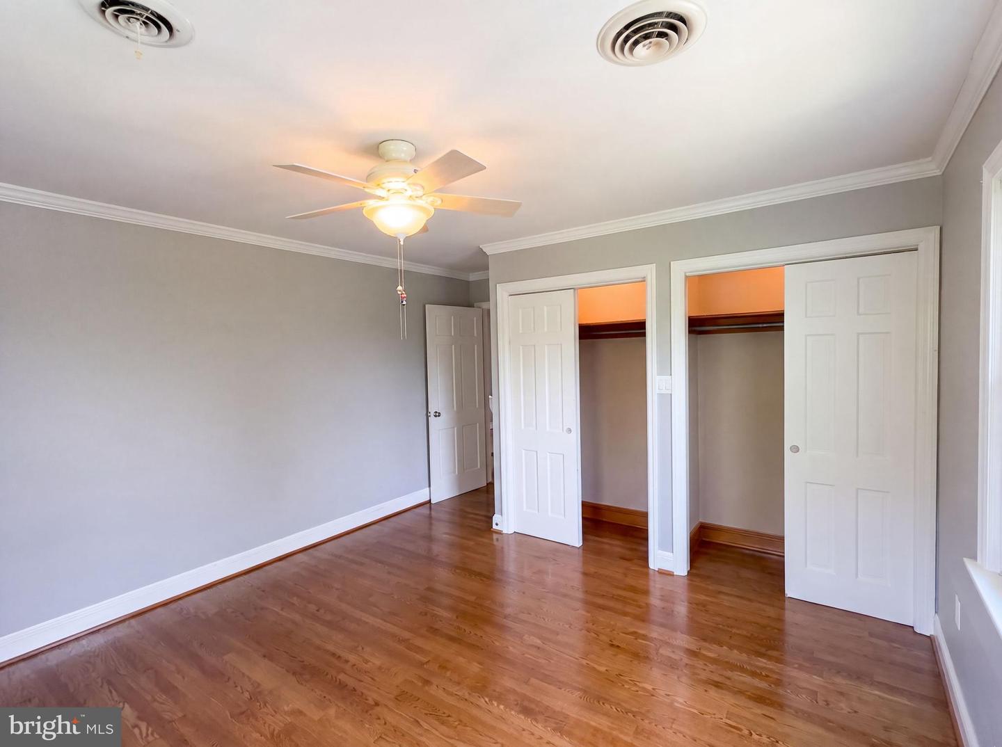 494 Walton St Property Photo 11