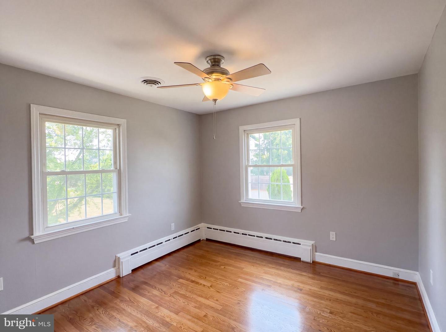 494 Walton St Property Photo 18