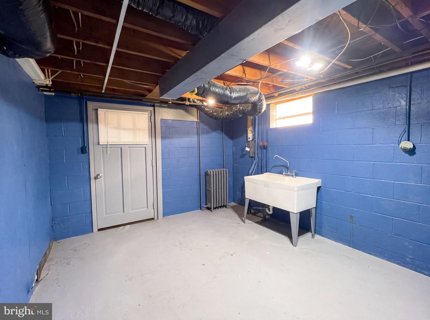494 Walton St Property Photo 24