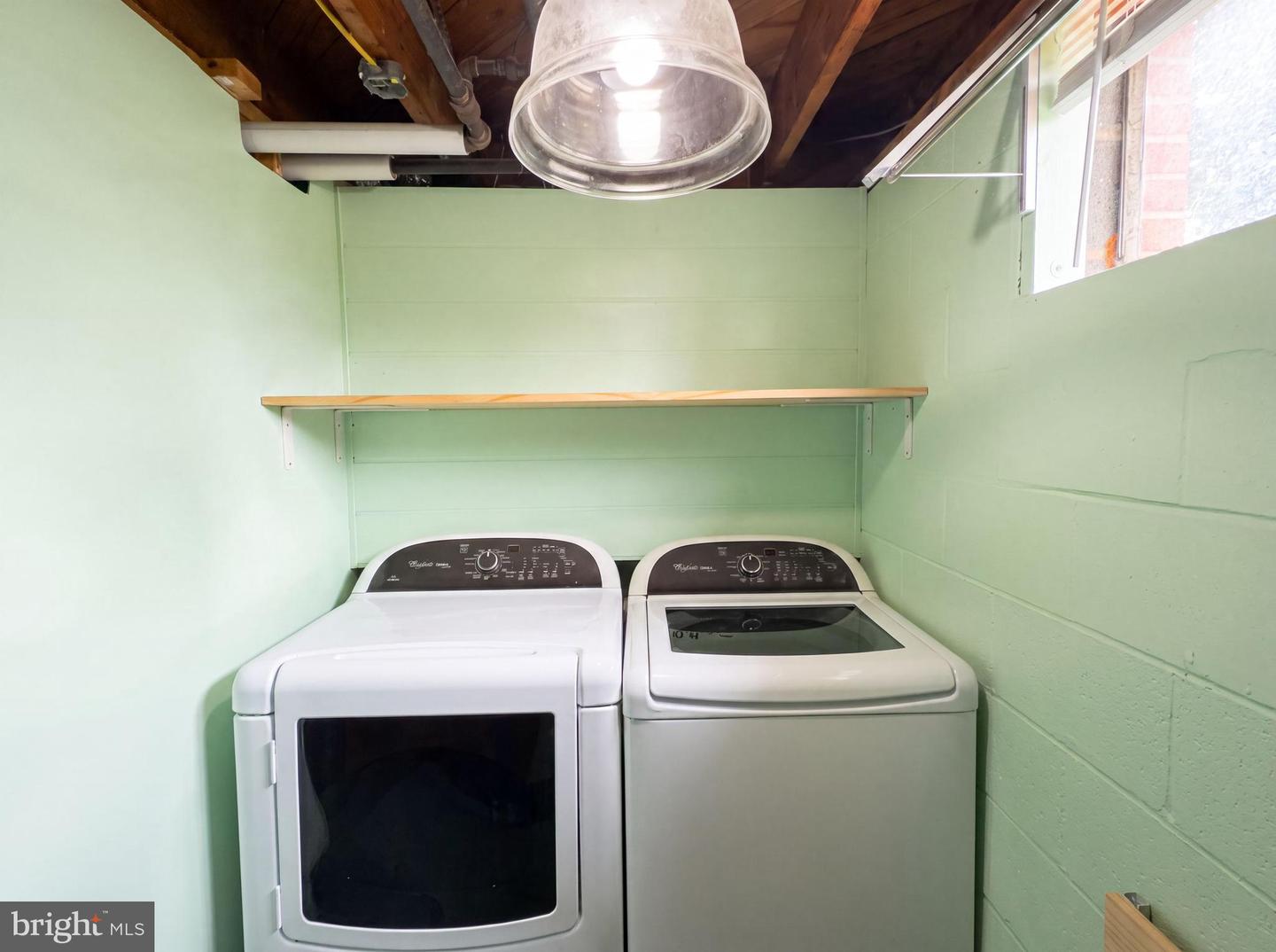 494 Walton St Property Photo 25