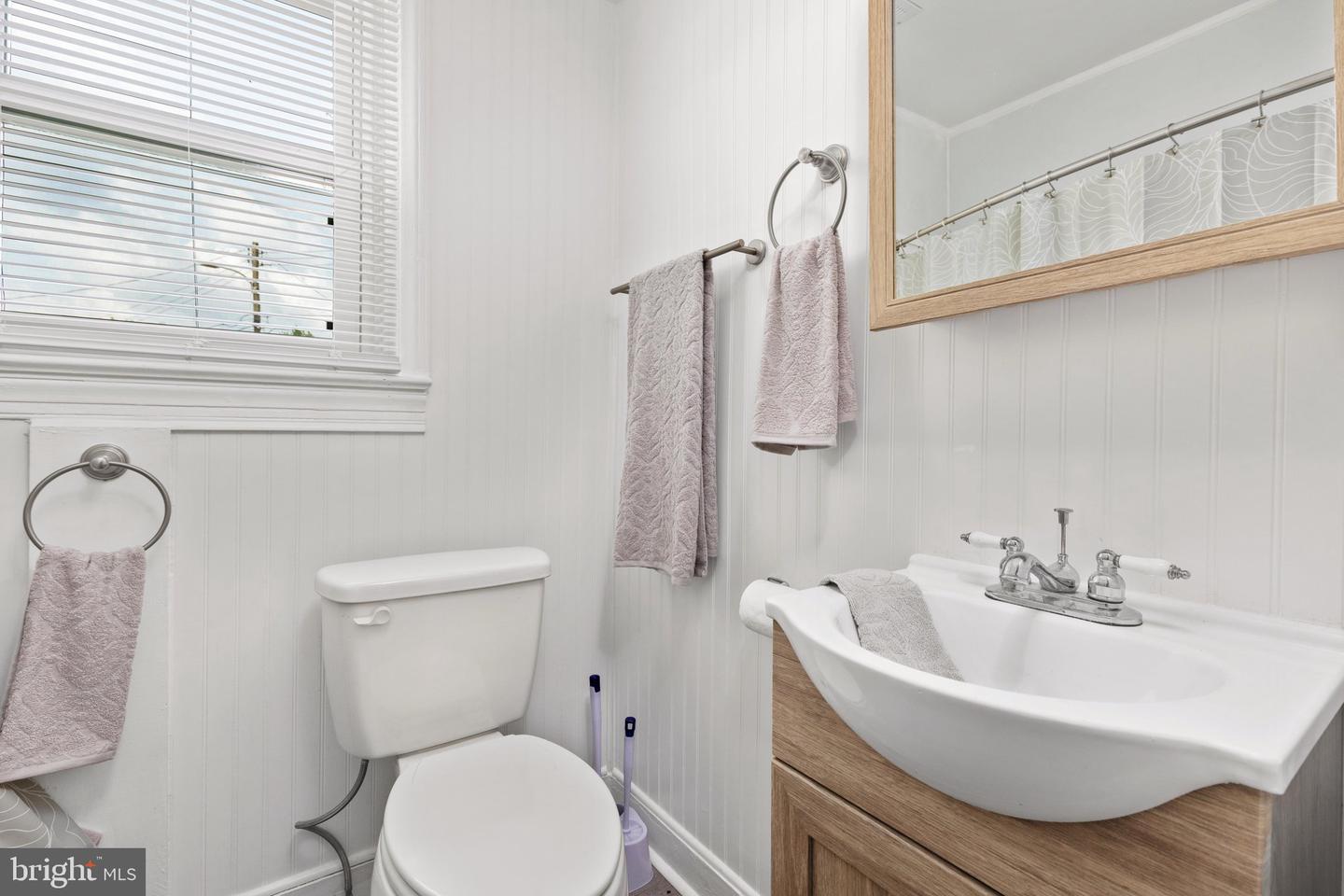 528 E Queen St Property Photo 18