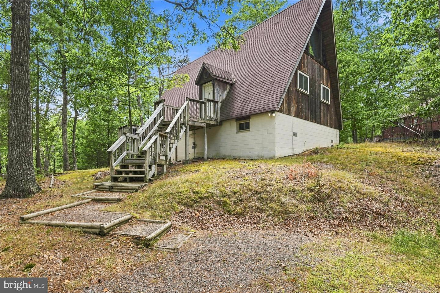 863 Lee Rd Property Photo 4