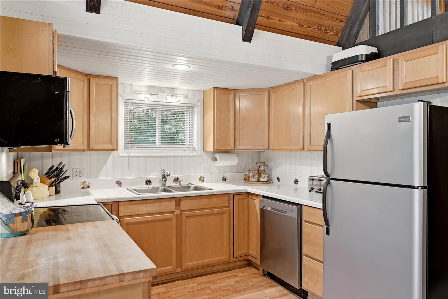 863 Lee Rd Property Photo 11