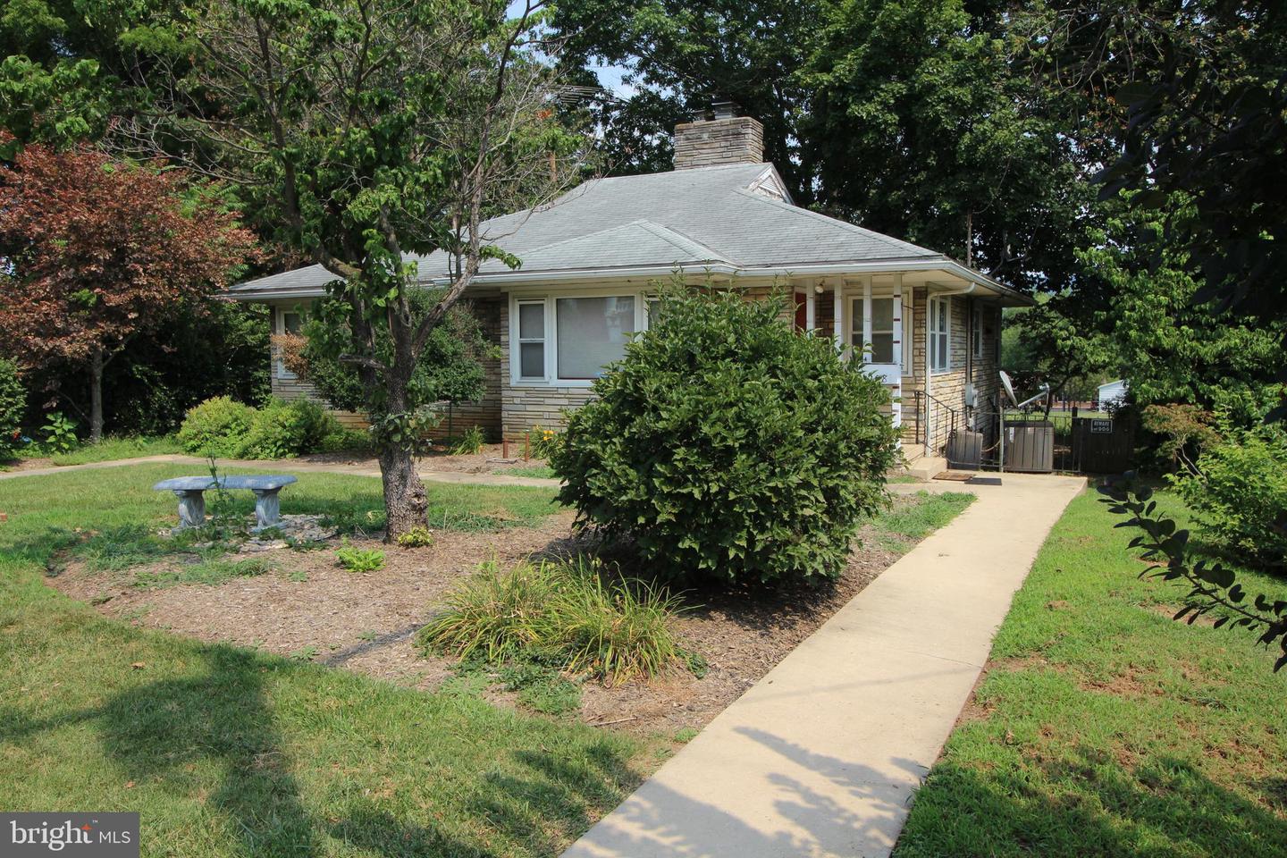 208 N Muhlenberg St Property Photo 1