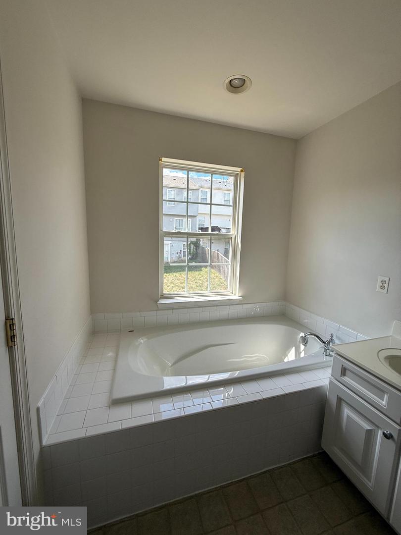 103 Cannon Ct Property Photo 3